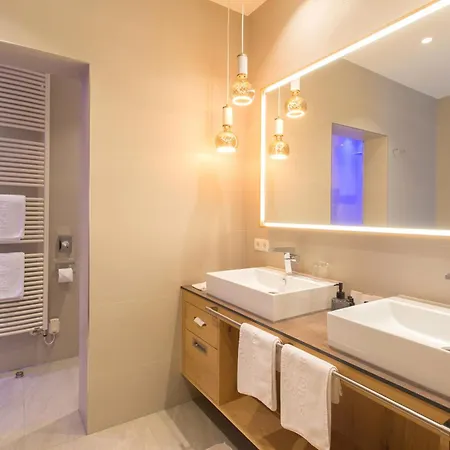 ホテル Alpenhotel Ischglerhof 4*