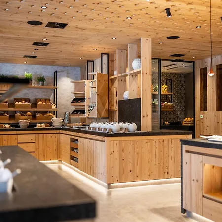 Alpenhotel Ischglerhof ホテル