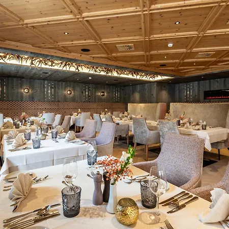 Alpenhotel Ischglerhof ホテル 4*