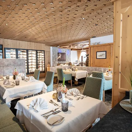 ホテル Alpenhotel Ischglerhof 4*
