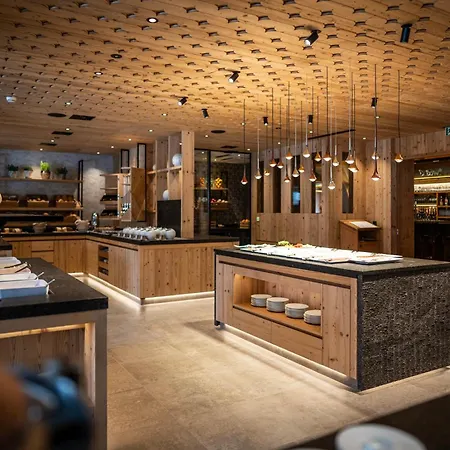 ホテル Alpenhotel Ischglerhof