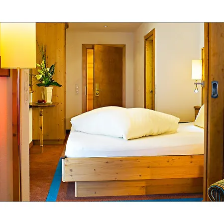 ホテル Alpenhotel Ischglerhof イシュグル