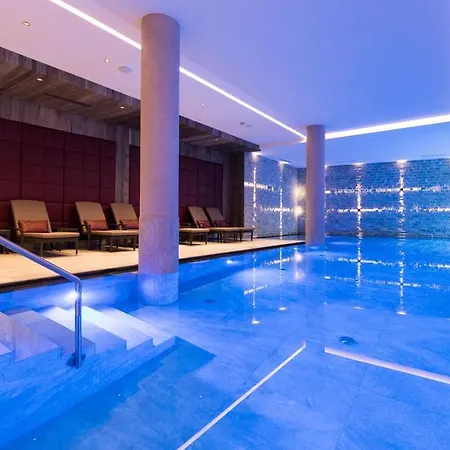 Alpenhotel Ischglerhof ホテル イシュグル
