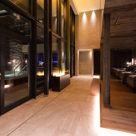 Alpenhotel Ischglerhof ホテル