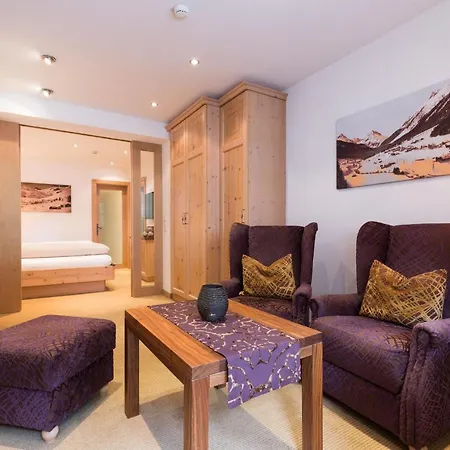 Alpenhotel Ischglerhof ホテル 4*