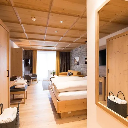 Alpenhotel Ischglerhof ホテル